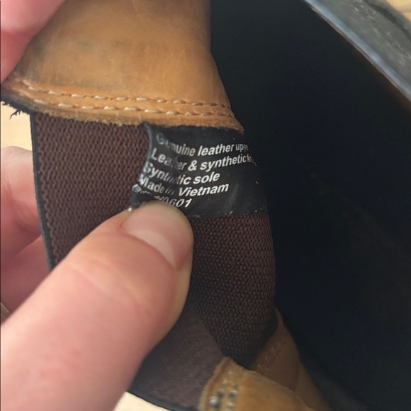 Blundstone #068 Chisel Toe Chelsea Boots - Picture 8 of 8